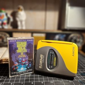 80's Combo! SONY WALKMAN SPORT + TMNT II TAPE